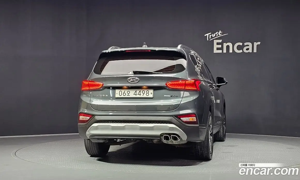 Hyundai Santa Fe 2019 2.0 автомат (гидро), фото 4 Hyundai Santa Fe 2019 2.0 автомат (гидро), фото 4