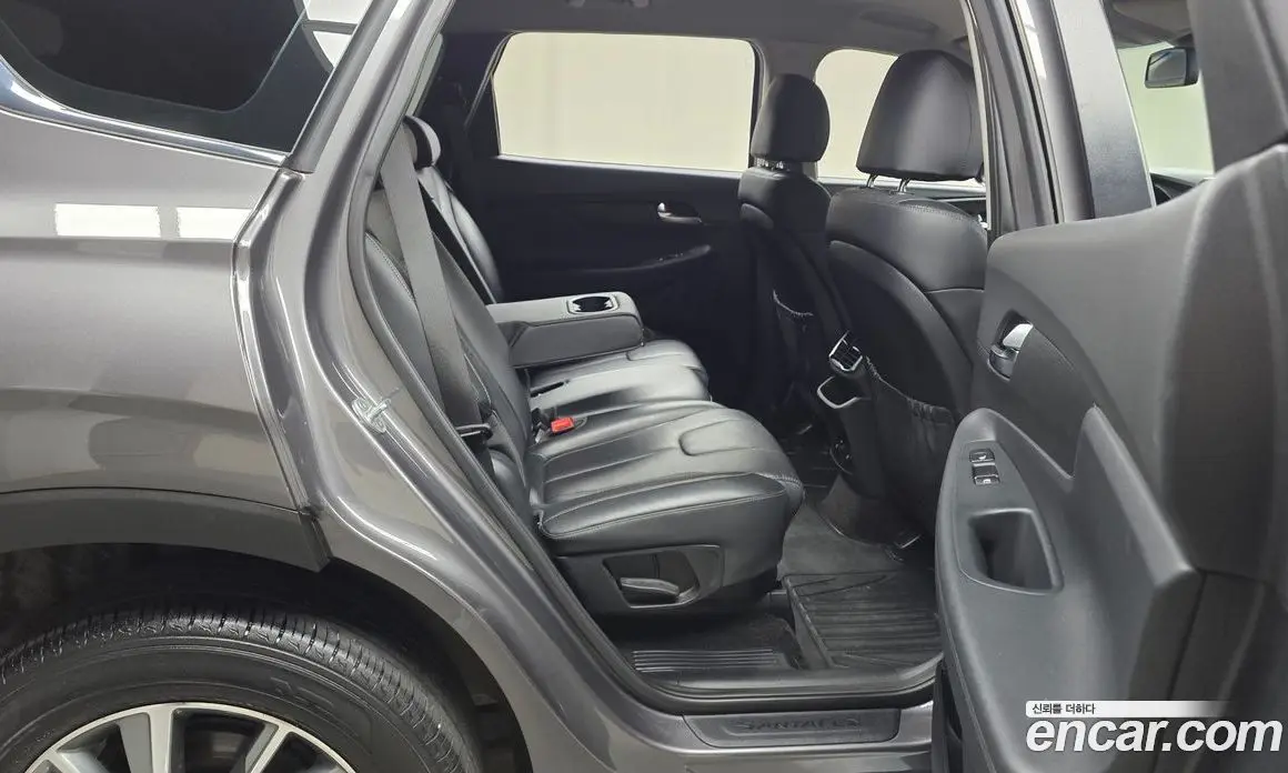 Hyundai Santa Fe 2019 2.0 автомат (гидро), фото 17 Hyundai Santa Fe 2019 2.0 автомат (гидро), фото 17