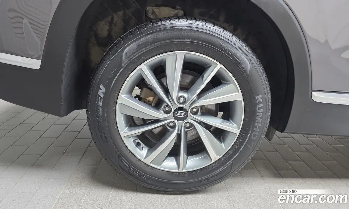Hyundai Santa Fe 2019 2.0 автомат (гидро), фото 5 Hyundai Santa Fe 2019 2.0 автомат (гидро), фото 5