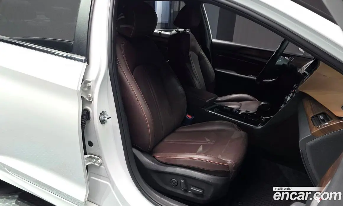 Hyundai Sonata 2017 2.0 автомат (гидро), фото 15 Hyundai Sonata 2017 2.0 автомат (гидро), фото 15