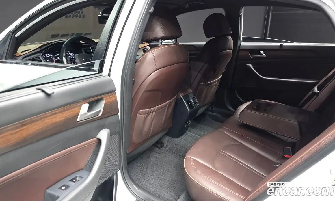 Hyundai Sonata 2017 2.0 автомат (гидро), фото 17 Hyundai Sonata 2017 2.0 автомат (гидро), фото 17