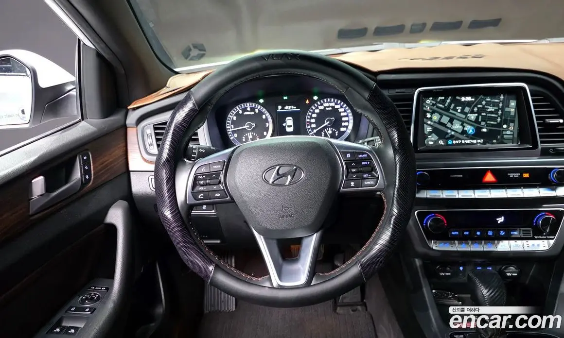 Hyundai Sonata 2017 2.0 автомат (гидро), фото 18 Hyundai Sonata 2017 2.0 автомат (гидро), фото 18