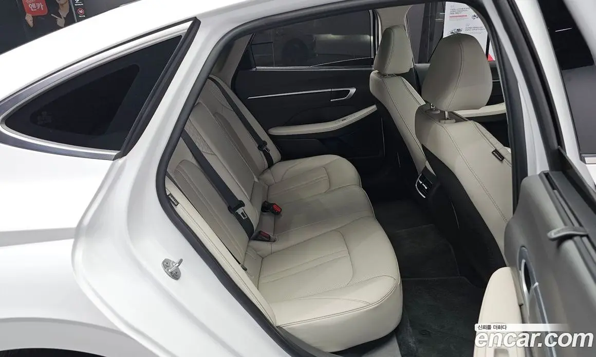 Hyundai Sonata 2024 1.6 автомат (гидро), фото 16