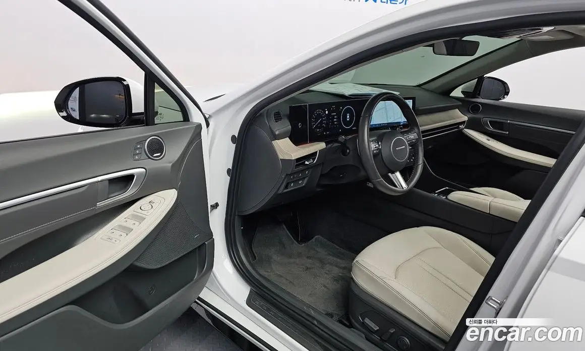 Hyundai Sonata 2024 1.6 автомат (гидро), фото 17
