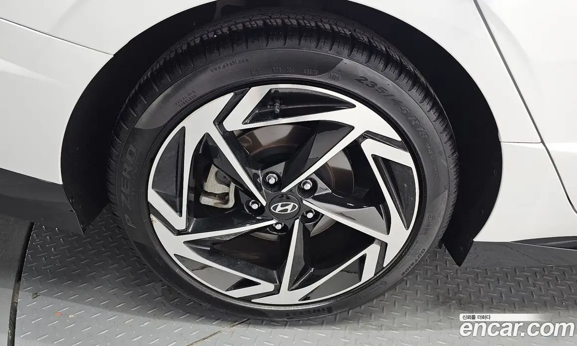 Hyundai Sonata 2024 1.6 автомат (гидро), фото 5
