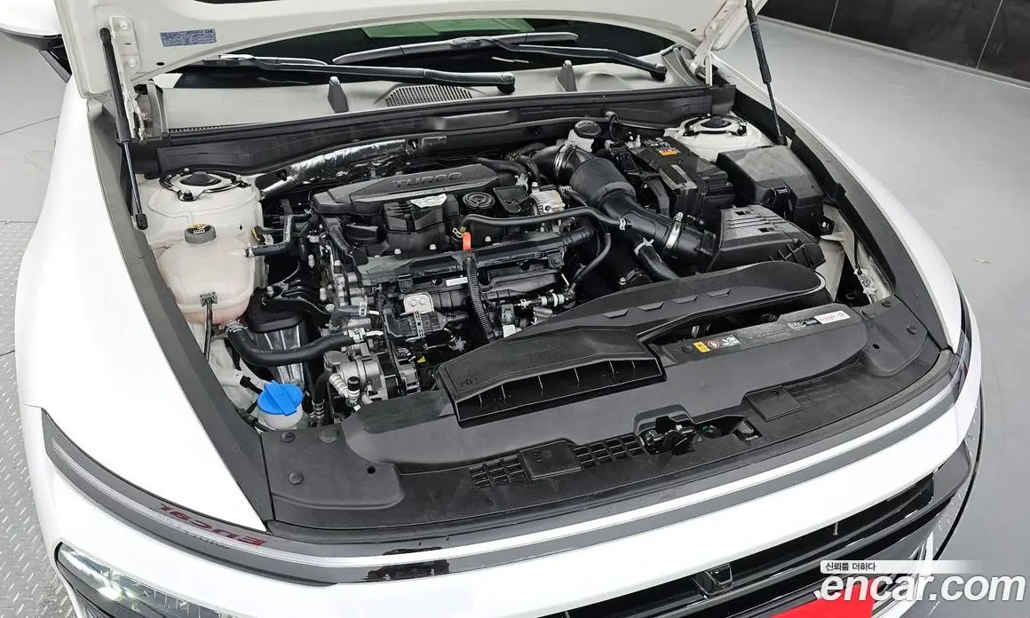 Hyundai Sonata 2024 1.6 автомат (гидро), фото 6