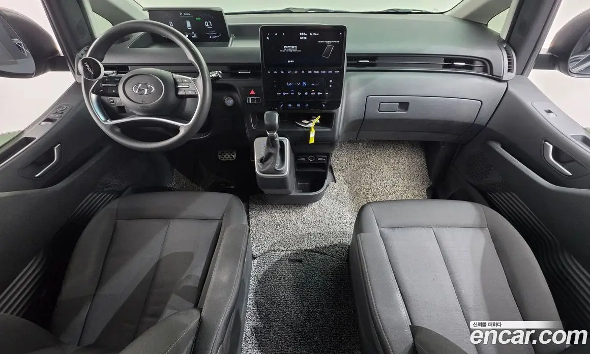 Hyundai Staria 2021 2.2 автомат (гидро), фото 7
