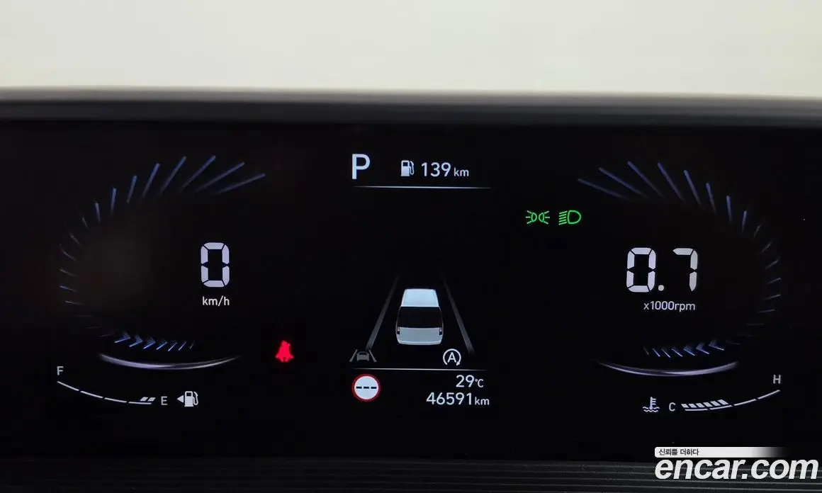 Hyundai Staria 2021 2.2 автомат (гидро), фото 8