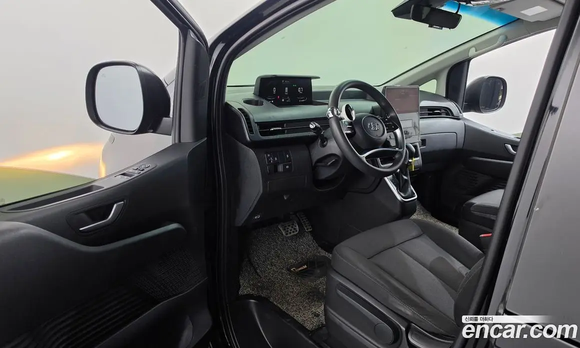 Hyundai Staria 2021 2.2 автомат (гидро), фото 10