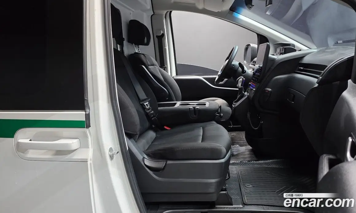 Hyundai Staria 2022 2.2 автомат (гидро), фото 16 Hyundai Staria 2022 2.2 автомат (гидро), фото 16