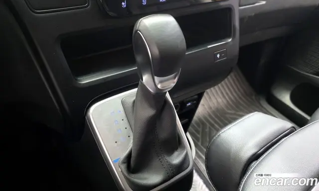 Hyundai Staria 2023 3.5 автомат (гидро), миниатюра 12