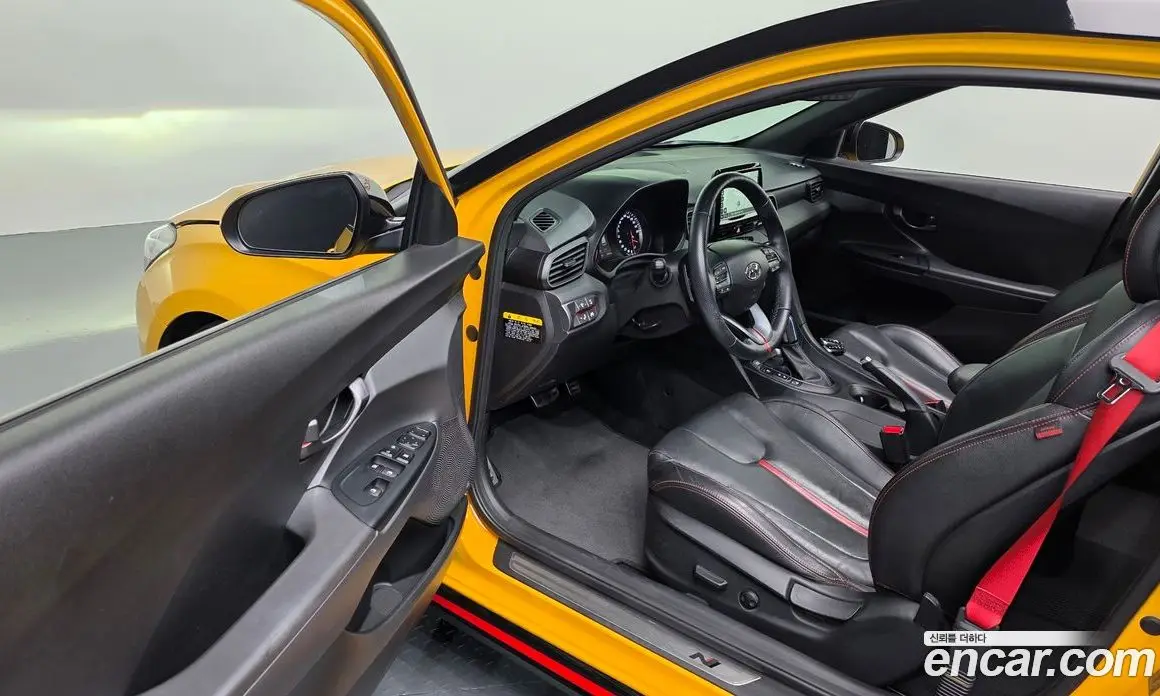Hyundai Veloster 2018 1.6 автомат (гидро), фото 13 Hyundai Veloster 2018 1.6 автомат (гидро), фото 13
