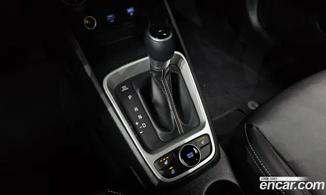 Hyundai Venue 2020 1.6 автомат (гидро), миниатюра 12