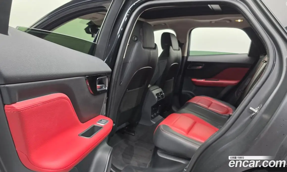 Jaguar F-Pace 2019 2.0 автомат (гидро), фото 17