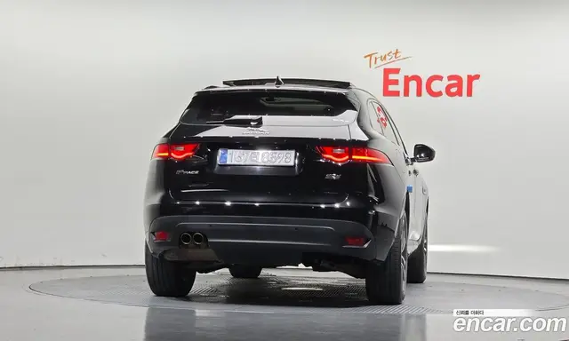 Jaguar F-Pace 2019 2.0 автомат (гидро), миниатюра 4