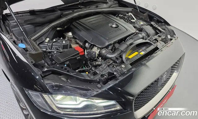 Jaguar F-Pace 2019 2.0 автомат (гидро), миниатюра 6