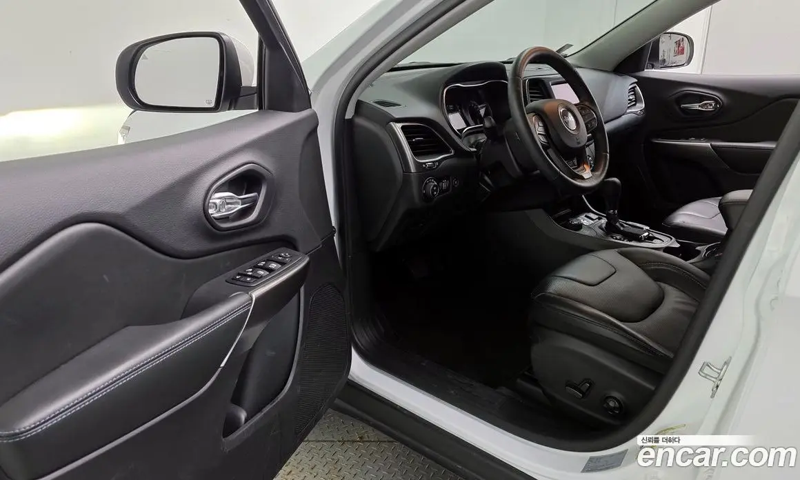 Jeep Cherokee 2019 2.4 автомат (гидро), фото 13