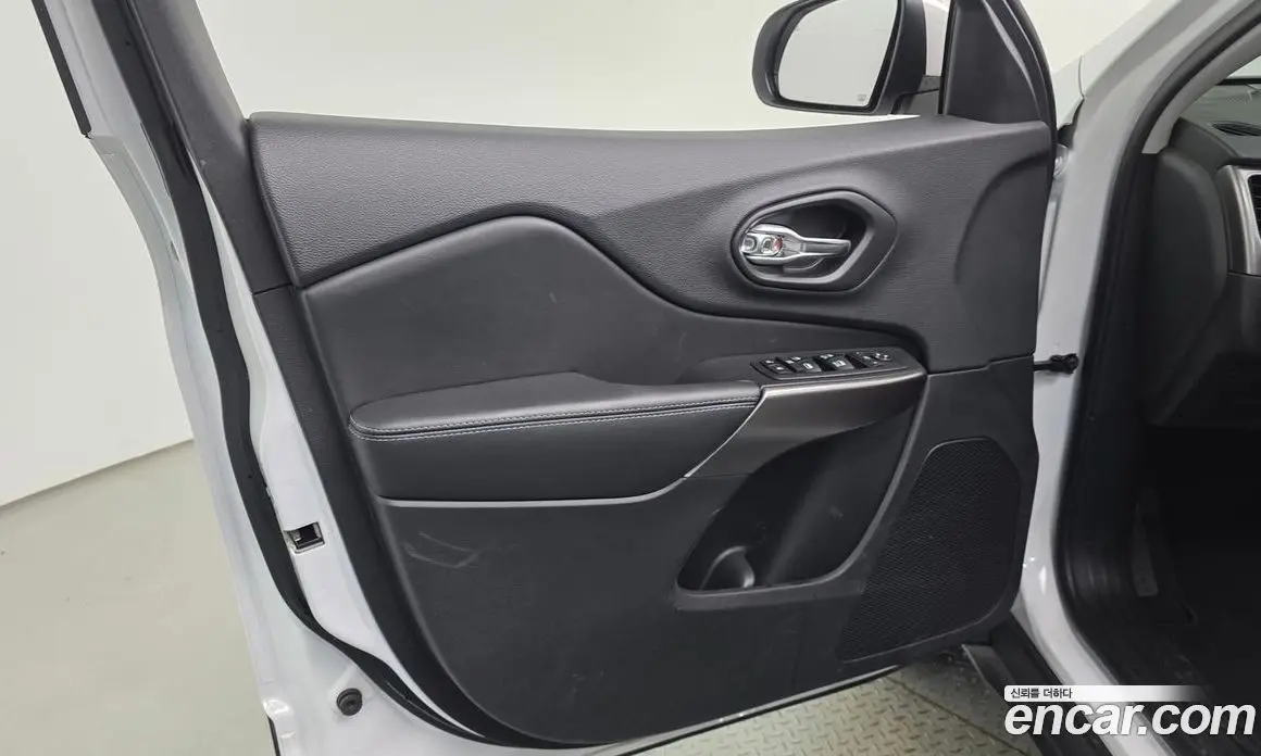 Jeep Cherokee 2019 2.4 автомат (гидро), фото 14