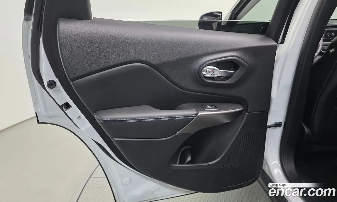 Jeep Cherokee 2019 2.4 автомат (гидро), фото 15