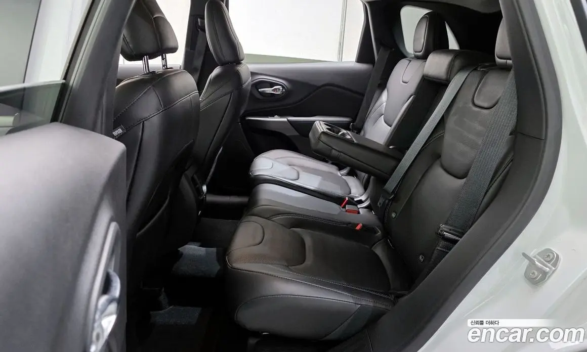 Jeep Cherokee 2019 2.4 автомат (гидро), фото 18