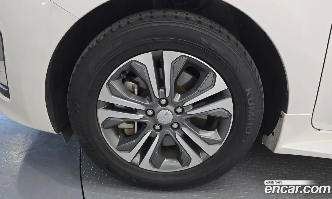 Kia Carnival 2019 2.2 автомат (гидро), фото 5 Kia Carnival 2019 2.2 автомат (гидро), фото 5
