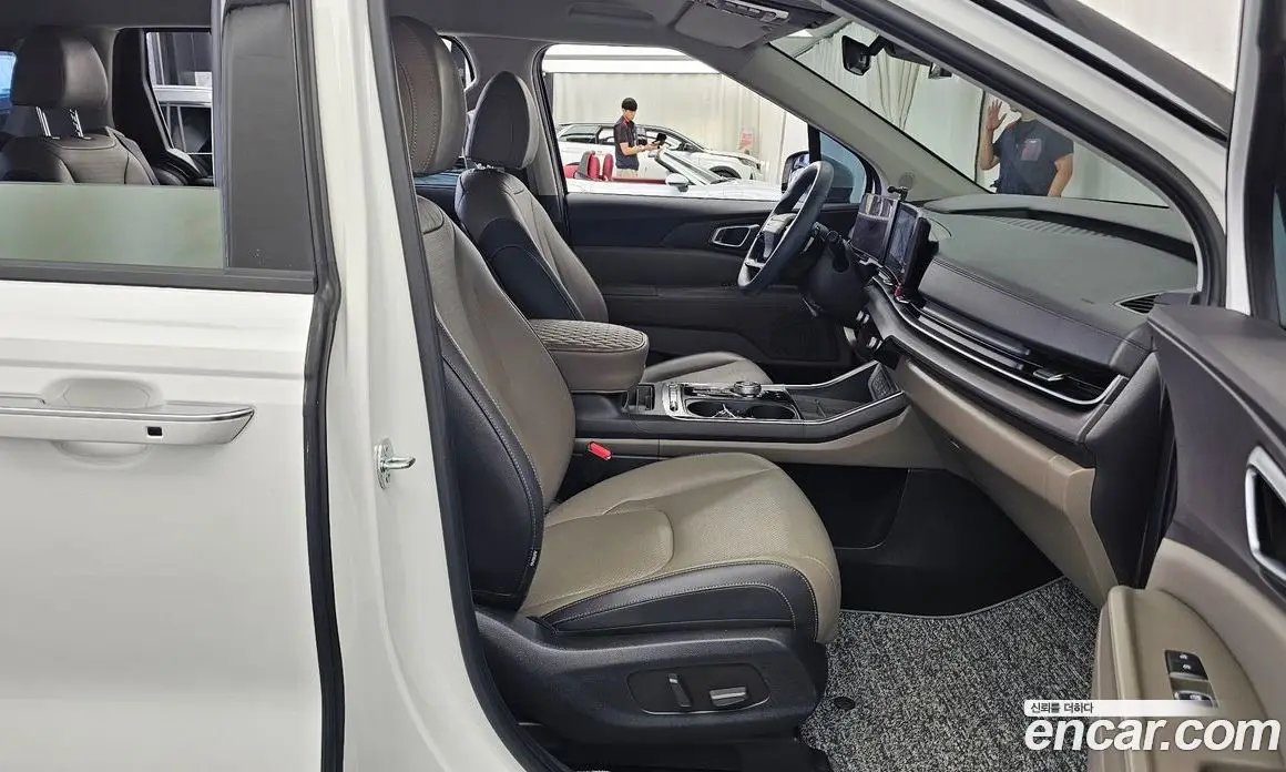 Kia Carnival 2025 2.2 автомат (гидро), фото 17