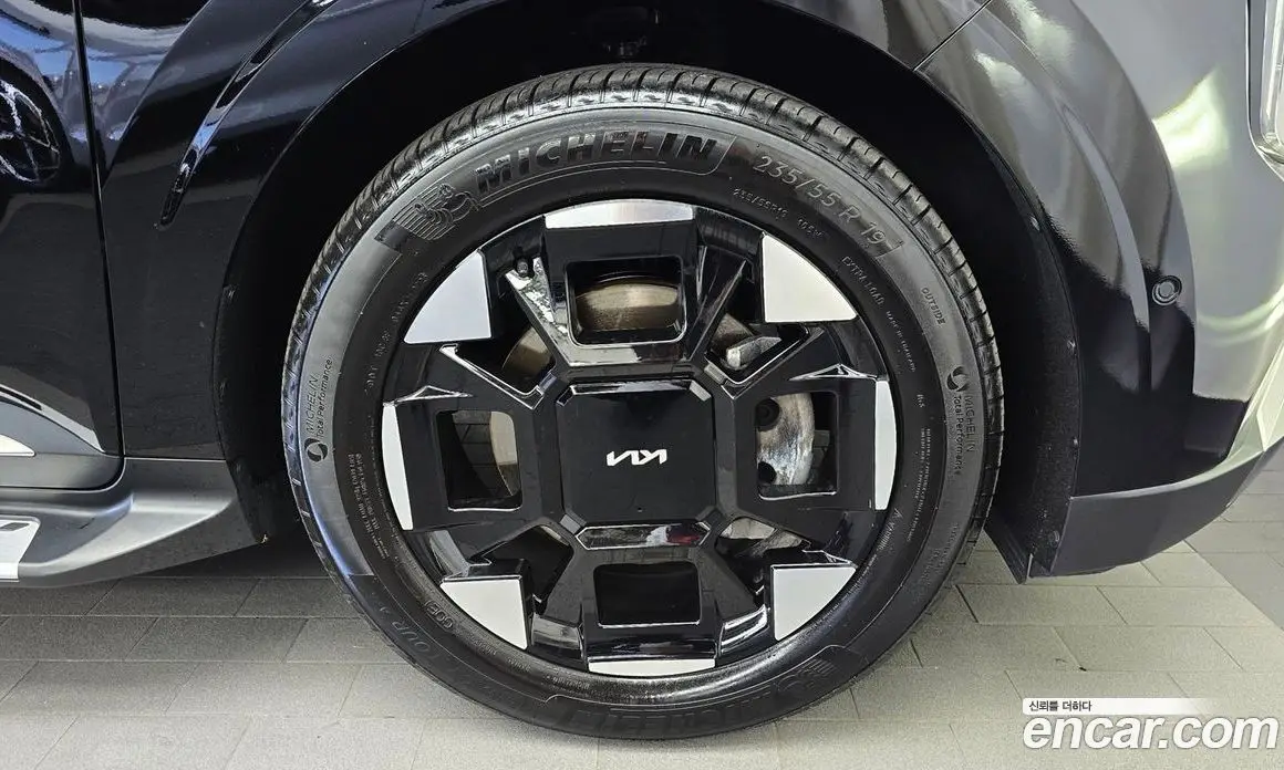 Kia Carnival 2025 1.6 автомат (гидро), фото 5