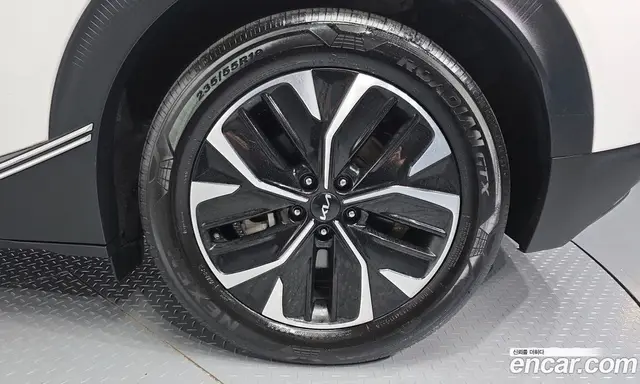 Kia EV6 2022 0.1 автомат (гидро), миниатюра 7