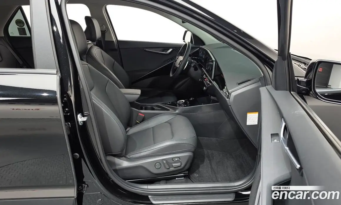 Kia Niro 2023 0.2 автомат (гидро), фото 16 Kia Niro 2023 0.2 автомат (гидро), фото 16