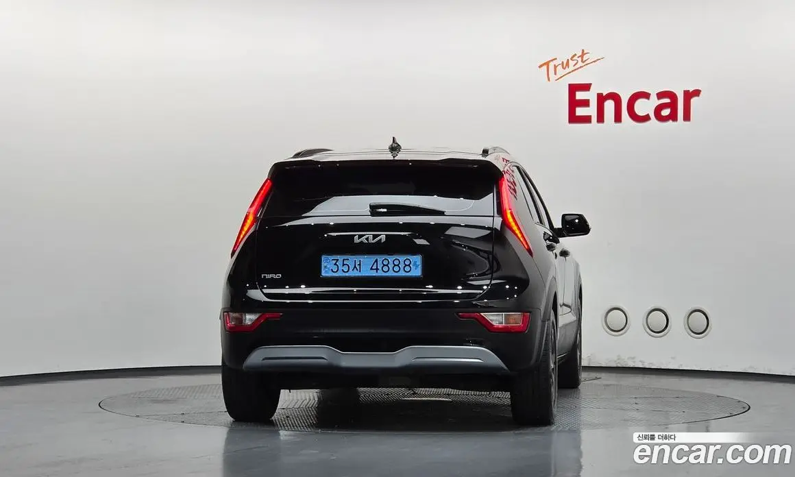 Kia Niro 2023 0.2 автомат (гидро), фото 4 Kia Niro 2023 0.2 автомат (гидро), фото 4