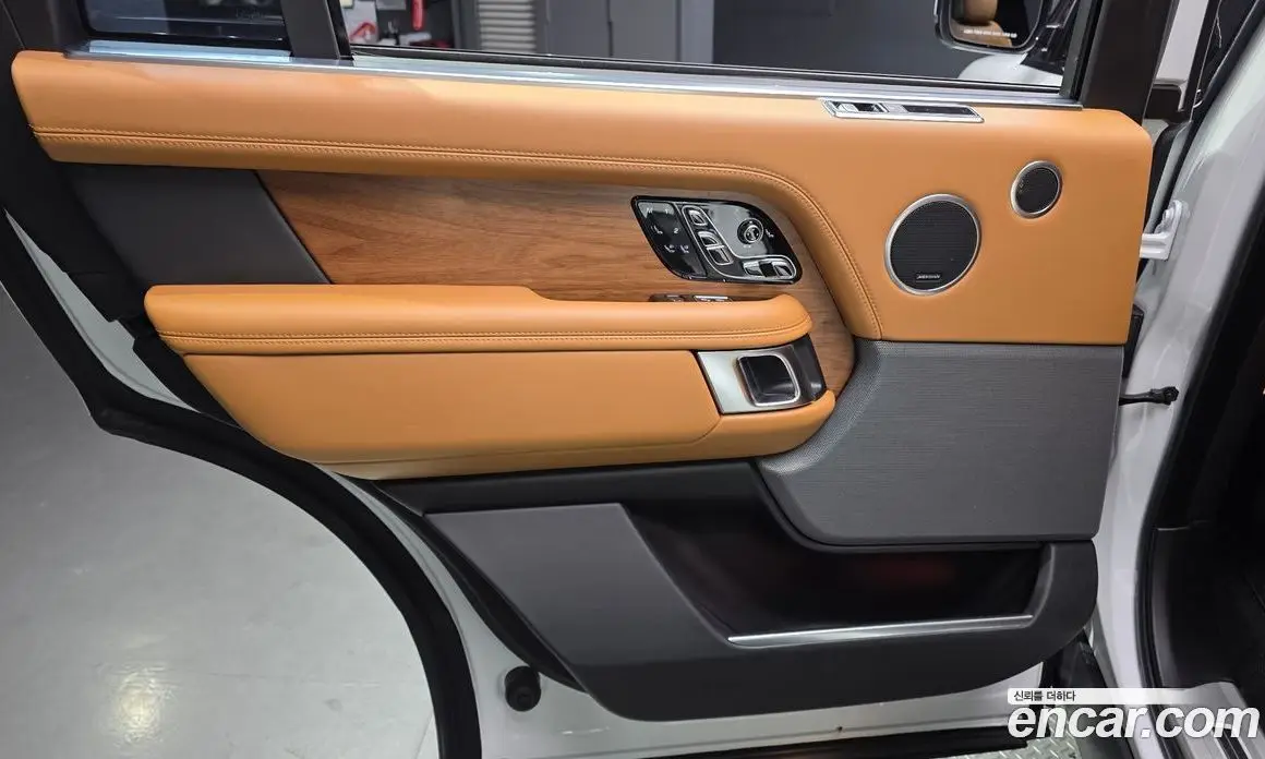 Land Rover Range Rover 2019 4.4 автомат (гидро), фото 14 Land Rover Range Rover 2019 4.4 автомат (гидро), фото 14