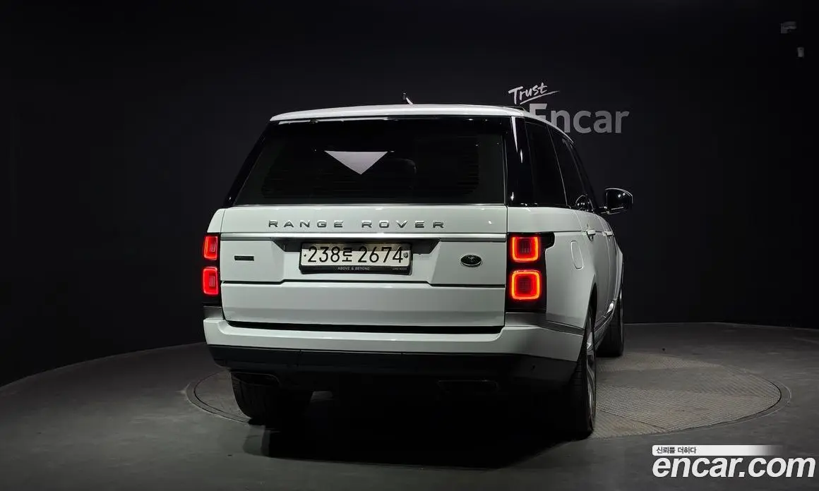 Land Rover Range Rover 2019 4.4 автомат (гидро), фото 3 Land Rover Range Rover 2019 4.4 автомат (гидро), фото 3