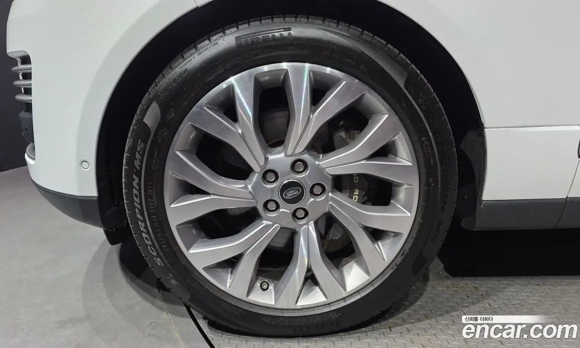 Land Rover Range Rover 2019 4.4 автомат (гидро), фото 4 Land Rover Range Rover 2019 4.4 автомат (гидро), фото 4