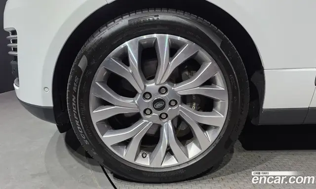 Land Rover Range Rover 2019 4.4 автомат (гидро), миниатюра 4 Land Rover Range Rover 2019 4.4 автомат (гидро), миниатюра 4
