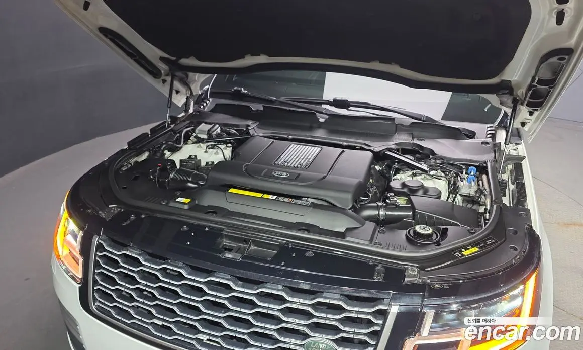Land Rover Range Rover 2019 4.4 автомат (гидро), фото 5 Land Rover Range Rover 2019 4.4 автомат (гидро), фото 5