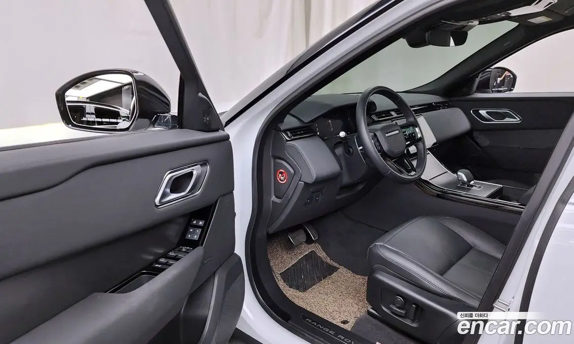 Land Rover Range Rover Velar 2025 2.0 автомат (гидро), фото 13