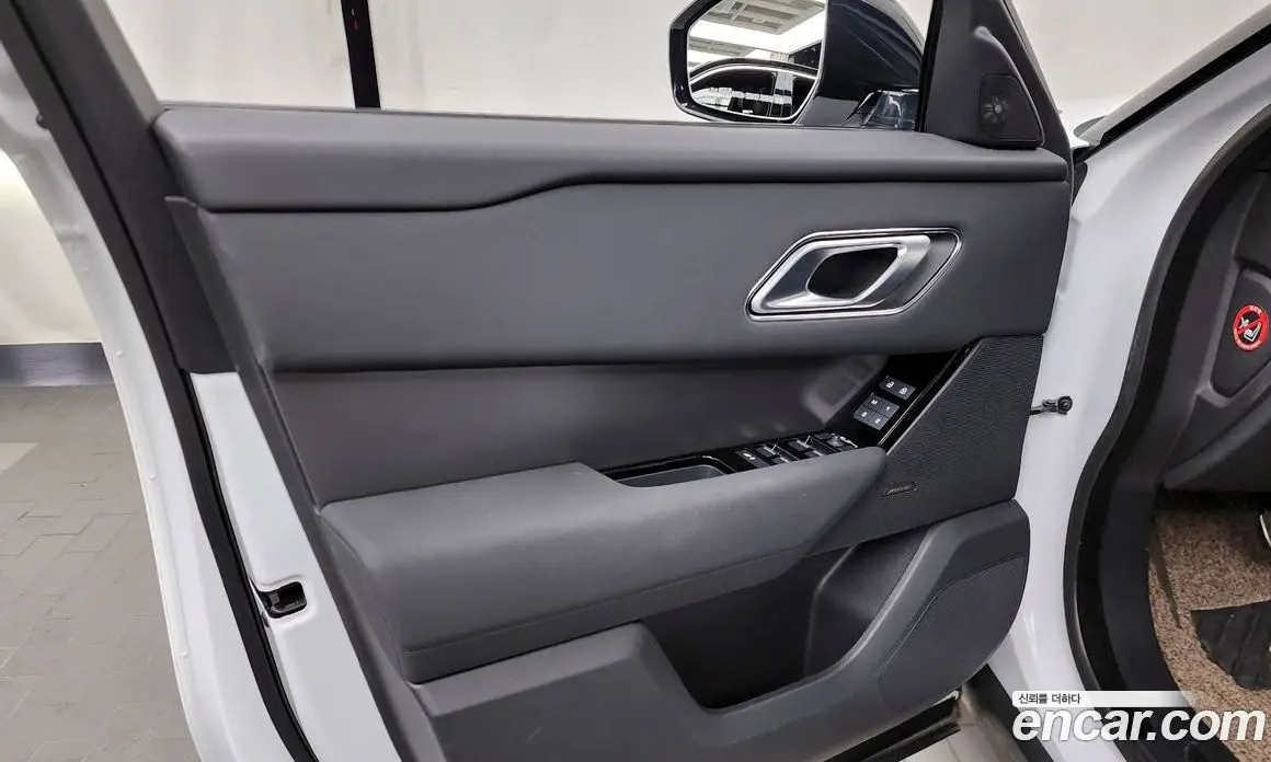 Land Rover Range Rover Velar 2025 2.0 автомат (гидро), фото 14