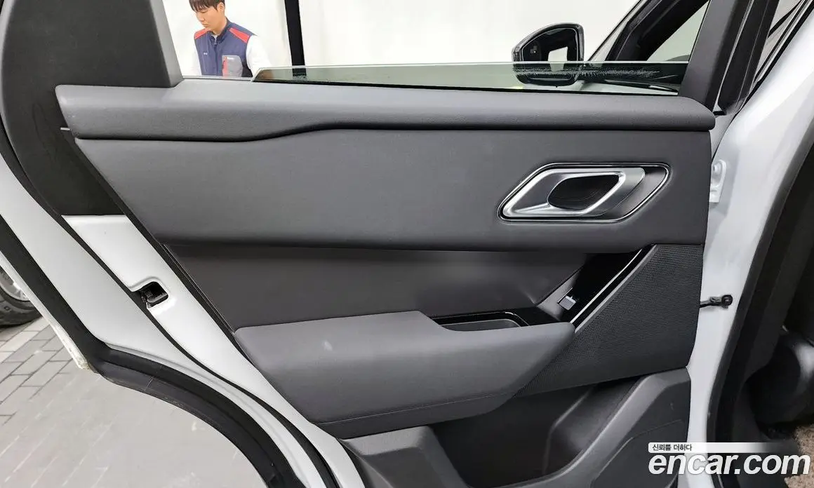 Land Rover Range Rover Velar 2025 2.0 автомат (гидро), фото 15