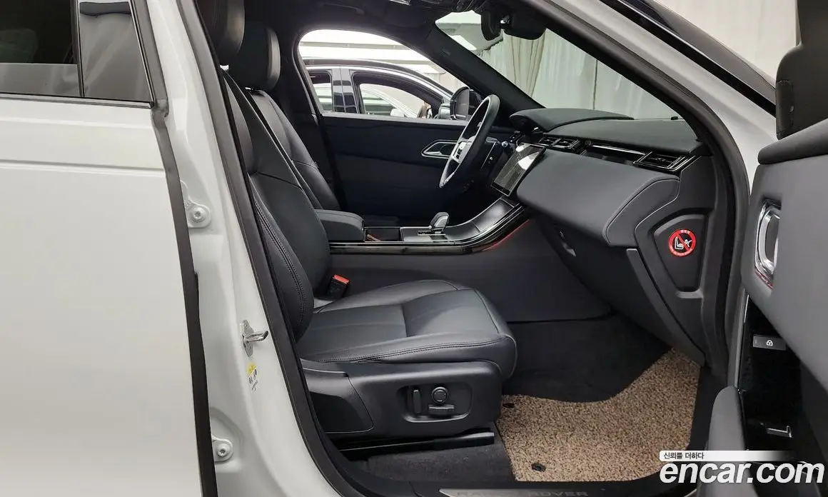 Land Rover Range Rover Velar 2025 2.0 автомат (гидро), фото 18