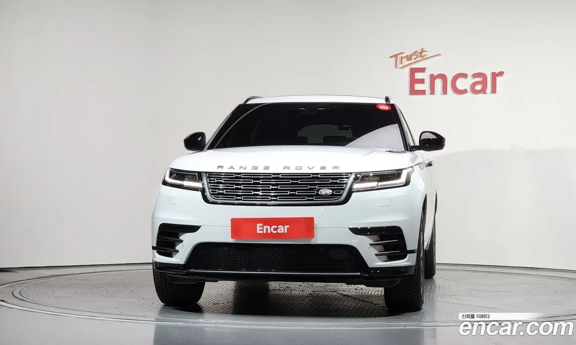 Land Rover Range Rover Velar 2025 2.0 автомат (гидро), фото 3