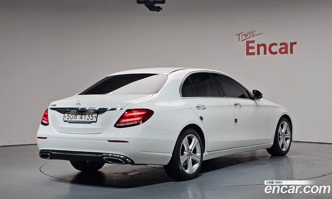 Mercedes-Benz E-Class 2018 2.0 автомат (гидро), фото 1 Mercedes-Benz E-Class 2018 2.0 автомат (гидро), фото 1
