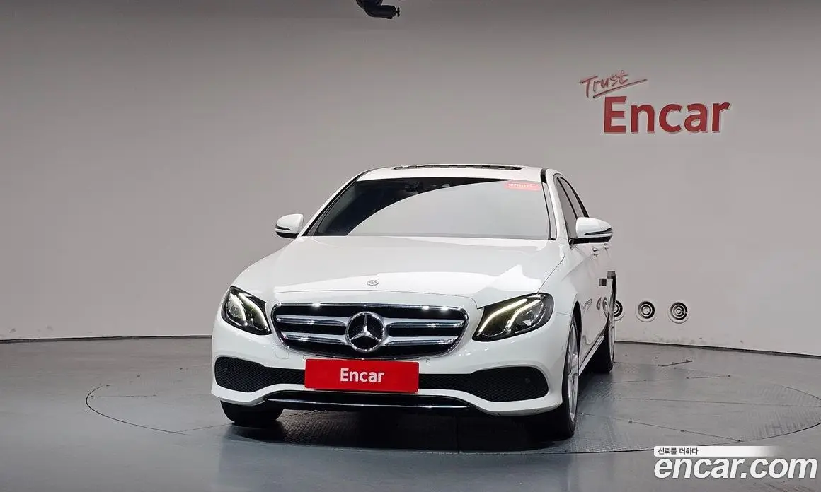 Mercedes-Benz E-Class 2018 2.0 автомат (гидро), фото 2 Mercedes-Benz E-Class 2018 2.0 автомат (гидро), фото 2