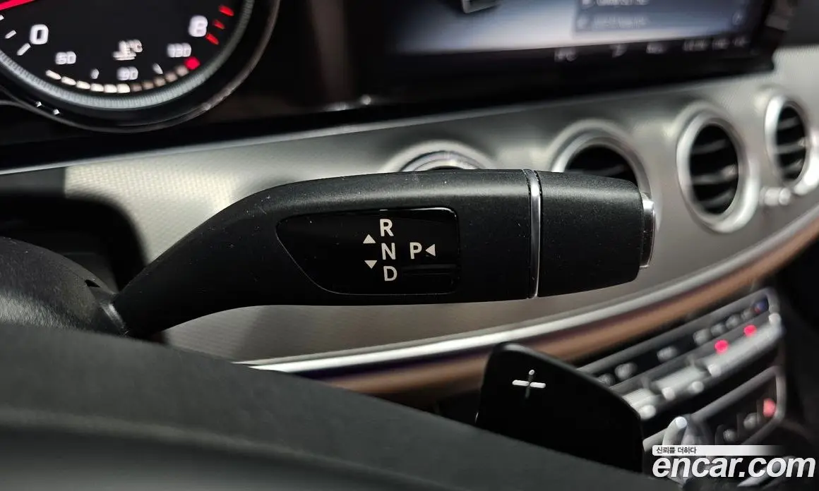 Mercedes-Benz E-Class 2018 2.0 автомат (гидро), фото 11 Mercedes-Benz E-Class 2018 2.0 автомат (гидро), фото 11