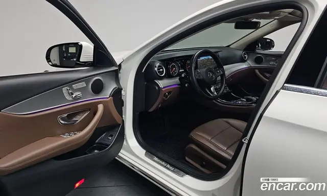 Mercedes-Benz E-Class 2018 2.0 автомат (гидро), миниатюра 12