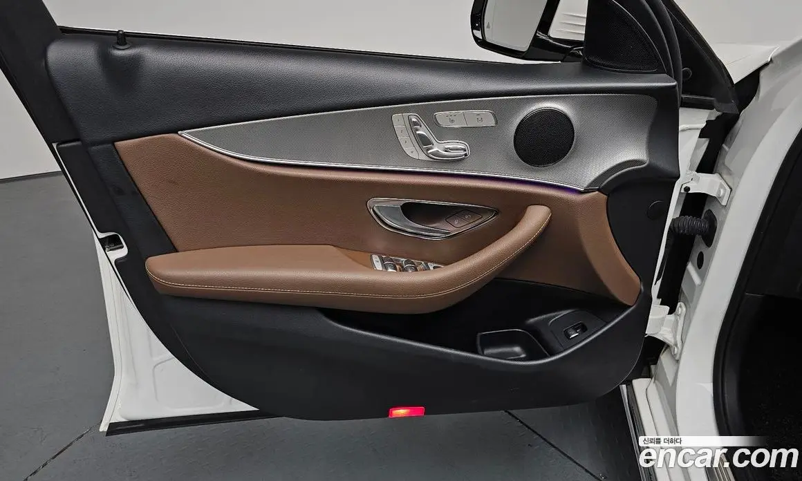 Mercedes-Benz E-Class 2018 2.0 автомат (гидро), фото 13 Mercedes-Benz E-Class 2018 2.0 автомат (гидро), фото 13