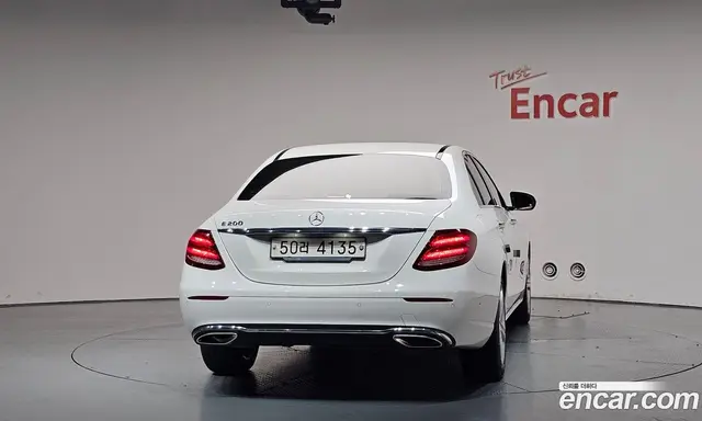 Mercedes-Benz E-Class 2018 2.0 автомат (гидро), миниатюра 3 Mercedes-Benz E-Class 2018 2.0 автомат (гидро), миниатюра 3