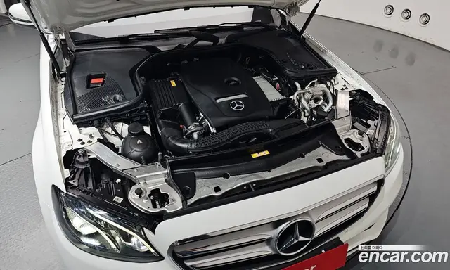 Mercedes-Benz E-Class 2018 2.0 автомат (гидро), миниатюра 5 Mercedes-Benz E-Class 2018 2.0 автомат (гидро), миниатюра 5
