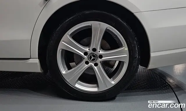 Mercedes-Benz E-Class 2018 2.0 автомат (гидро), миниатюра 6 Mercedes-Benz E-Class 2018 2.0 автомат (гидро), миниатюра 6