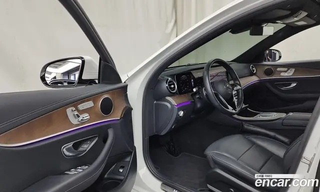 Mercedes-Benz E-Class 2021 2.0 автомат (гидро), миниатюра 12