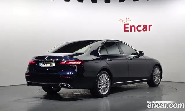 Mercedes-Benz E-Class 2021 2.0 автомат (гидро), миниатюра 2